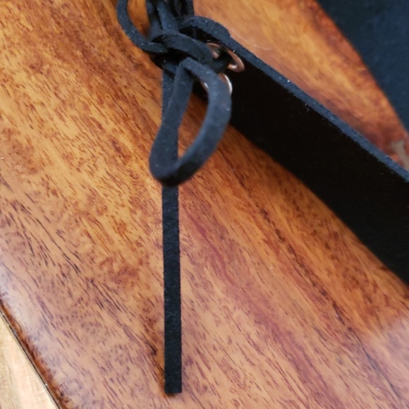 Black ribbon Cinderella choker necklace - Picture 4 of 4